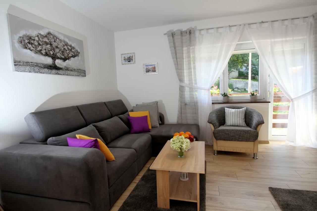 Apartman Ana Apartment Otocac Ngoại thất bức ảnh