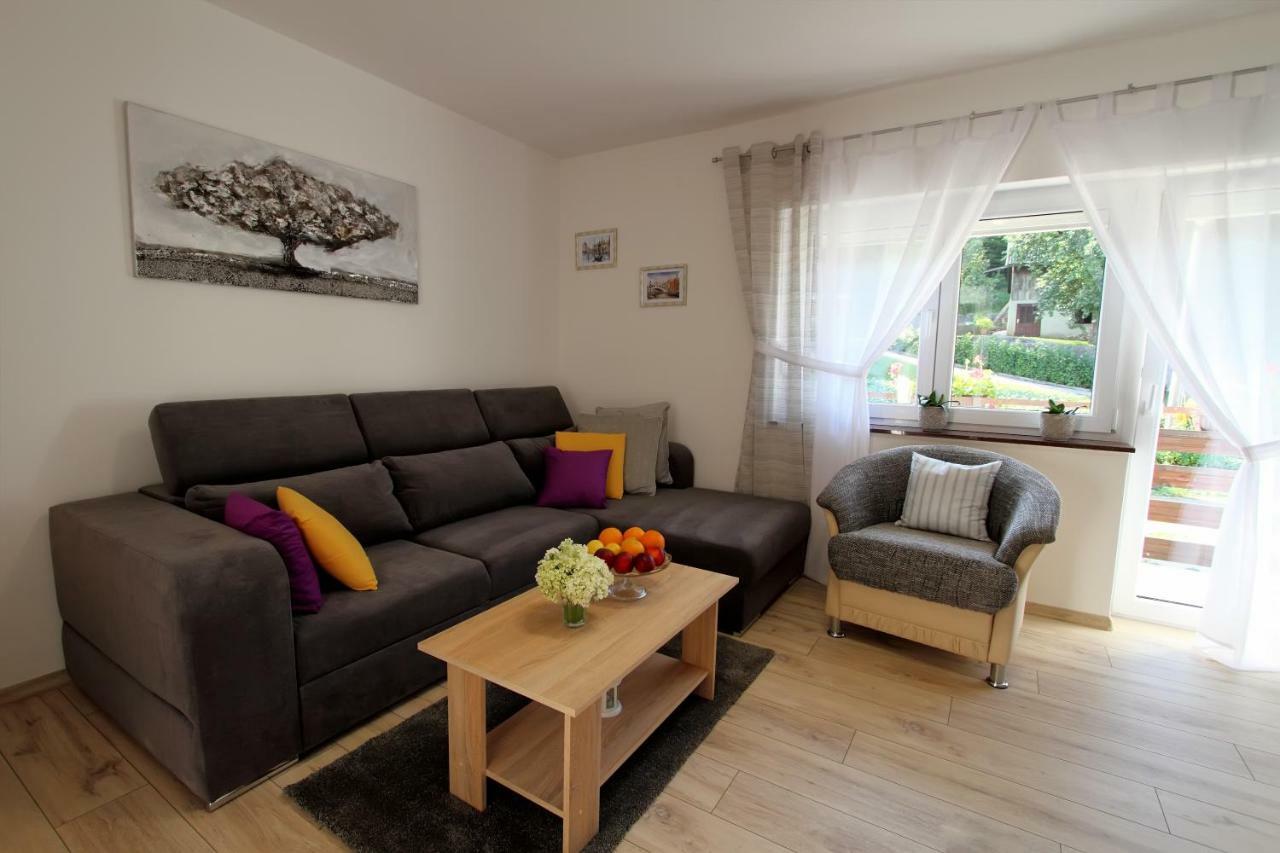 Apartman Ana Apartment Otocac Ngoại thất bức ảnh